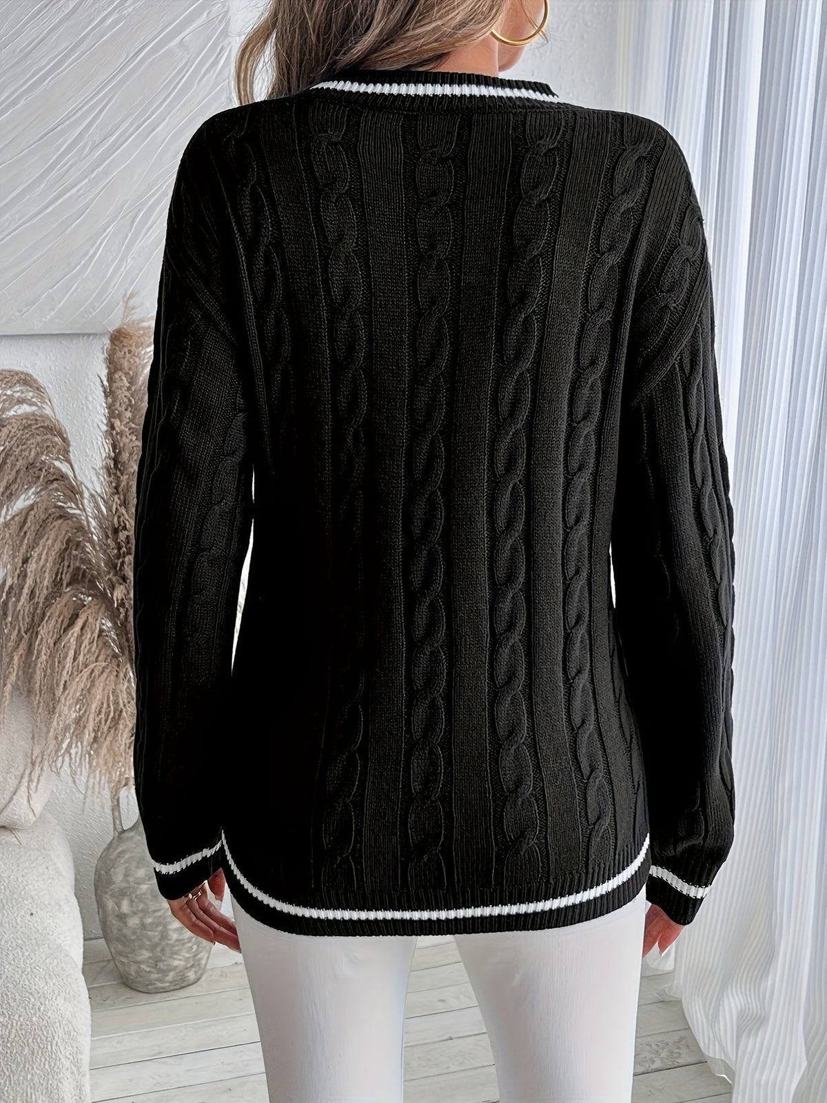 Sweter Warkoczowy Damski w Serek z Kontrastową Lamówką