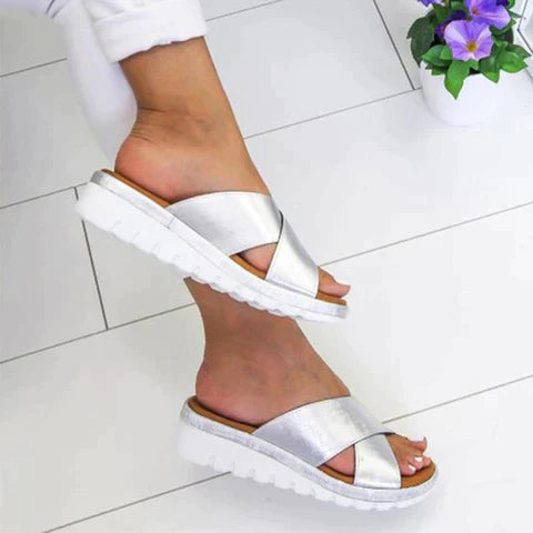 Mia | Eleganckie Damskie Japonki na Koturnie 3