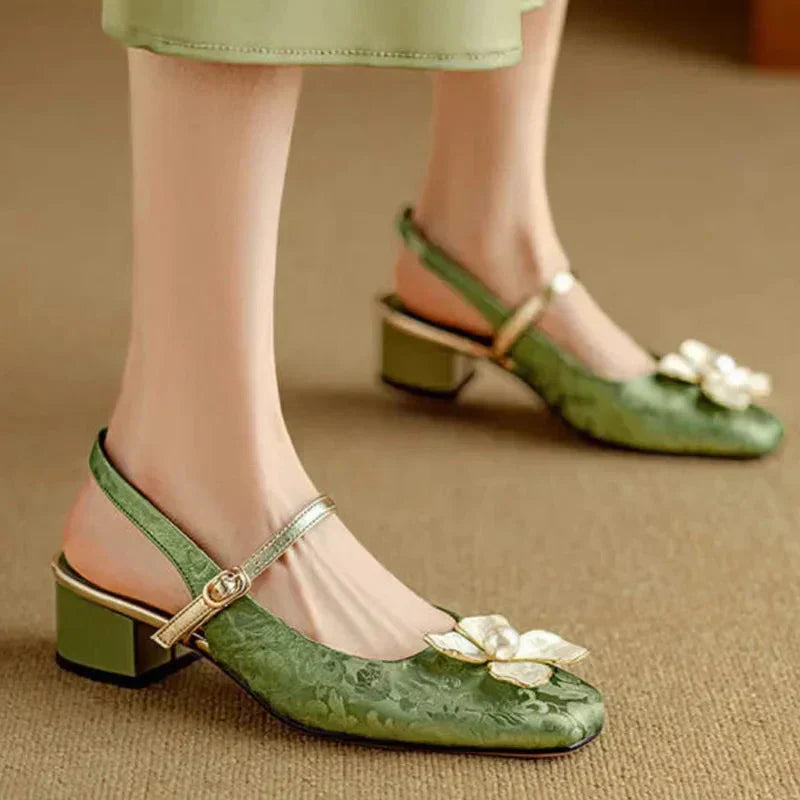 Czółenka Damskie na Słupku z Kwiatowym Wzorem i Regulowanym Paskiem | Eleganckie Buty na Każdą Okazję 0