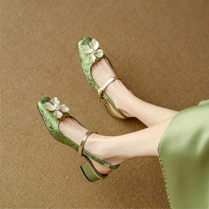 Czółenka Damskie na Słupku z Kwiatowym Wzorem i Regulowanym Paskiem | Eleganckie Buty na Każdą Okazję 2