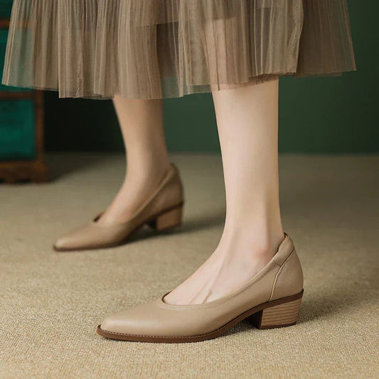 Czółenka Damskie na Słupku z Szpiczastym Nosiem | Eleganckie Beżowe Buty na Każdą Okazję 0