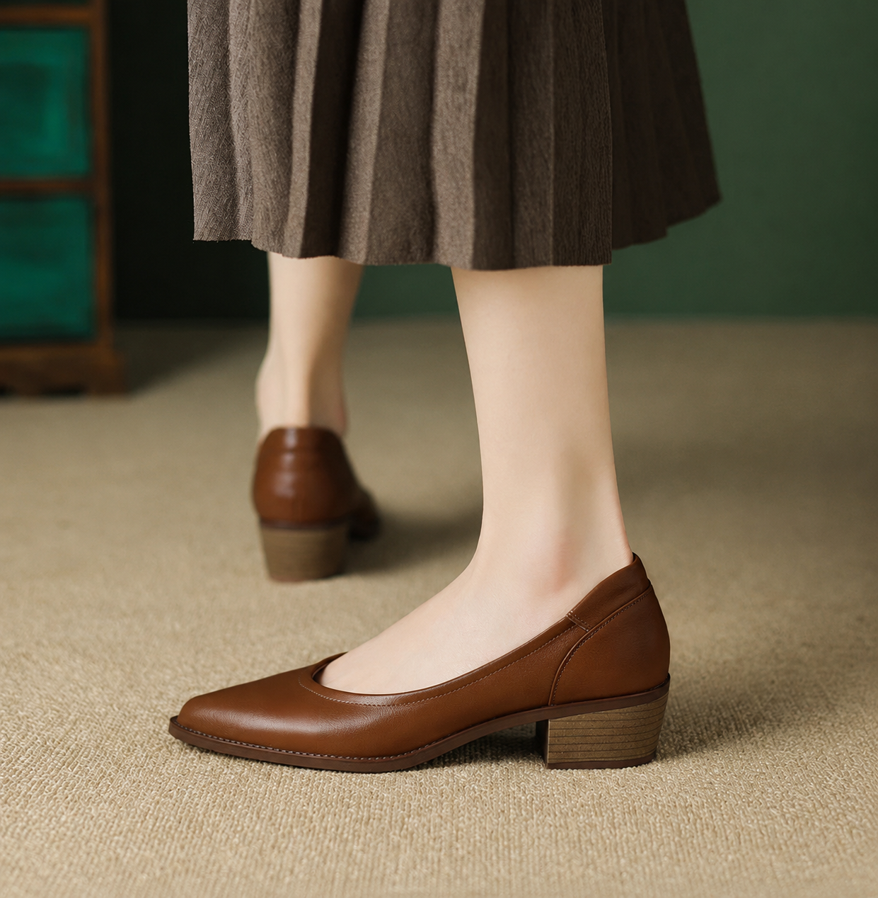 Czółenka Damskie na Słupku z Szpiczastym Nosiem | Eleganckie Beżowe Buty na Każdą Okazję 5