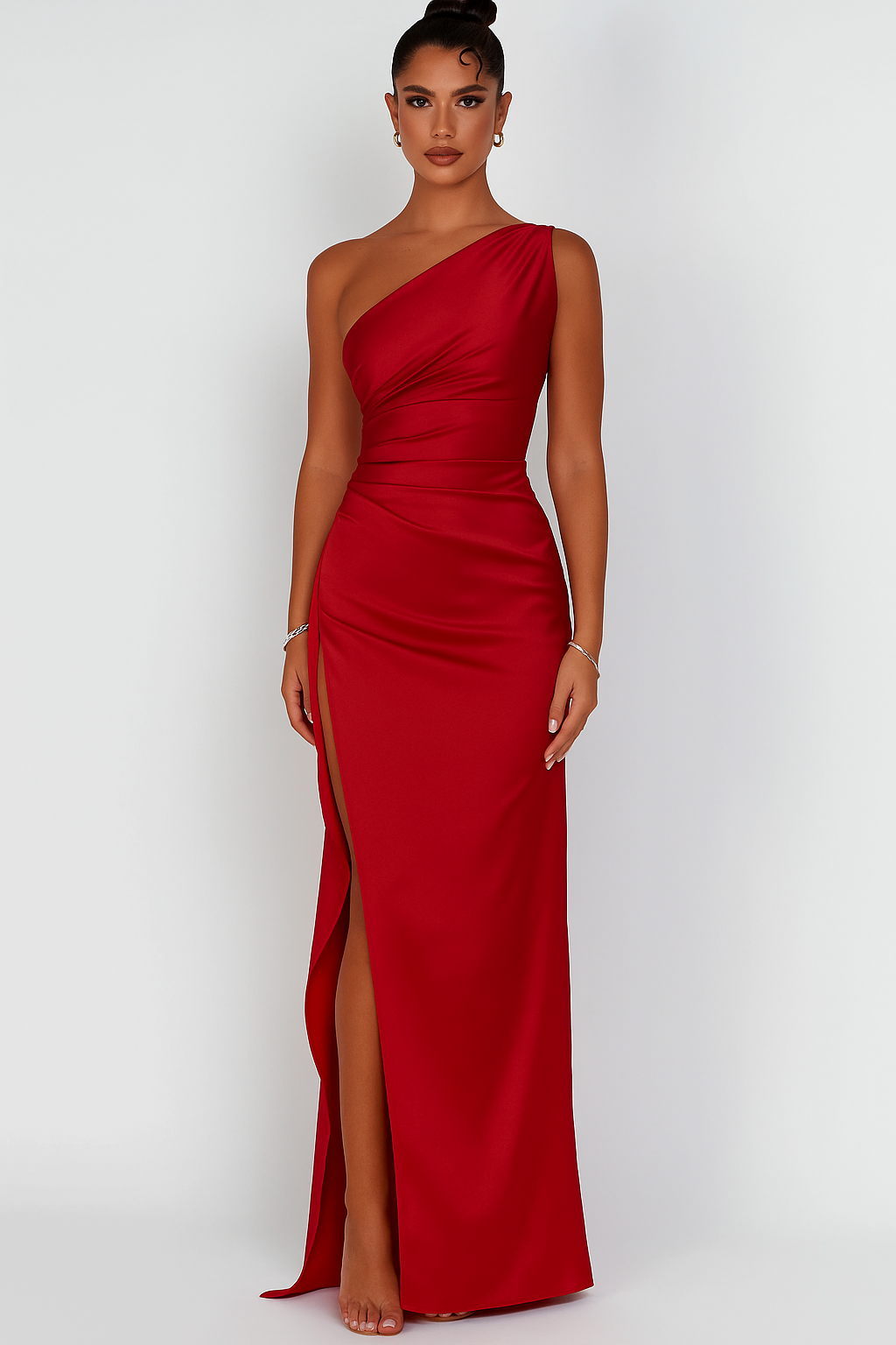 Elegancka Sukienka Maxi na Wesele z Satyny z Wysokim Rozcięciem | Stylowy Krój dla Wyrafinowanego Wyglądu