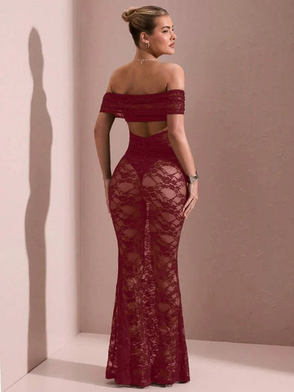 Elegancka Suknia Maxi z Odkrytymi Ramionami i Marszczonymi Plecami | Stylowy Krój dla Wyjątkowych Okazji