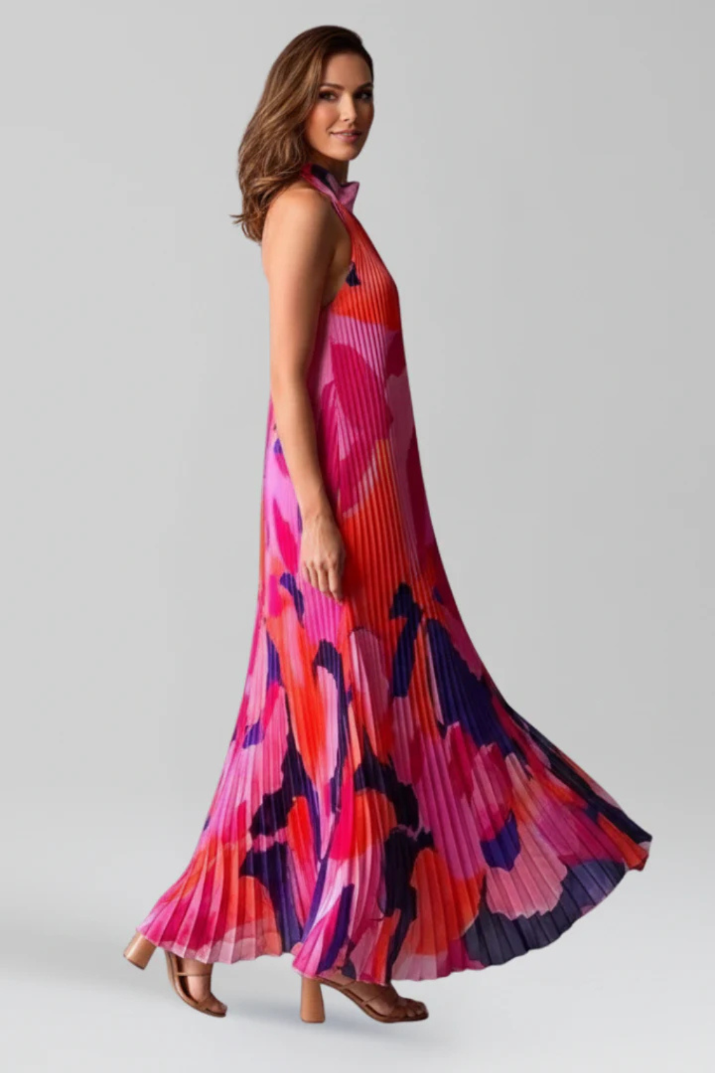 Maya | Elegancka Plisowana Sukienka Maxi na Wesele z Dekoltem Halter 4