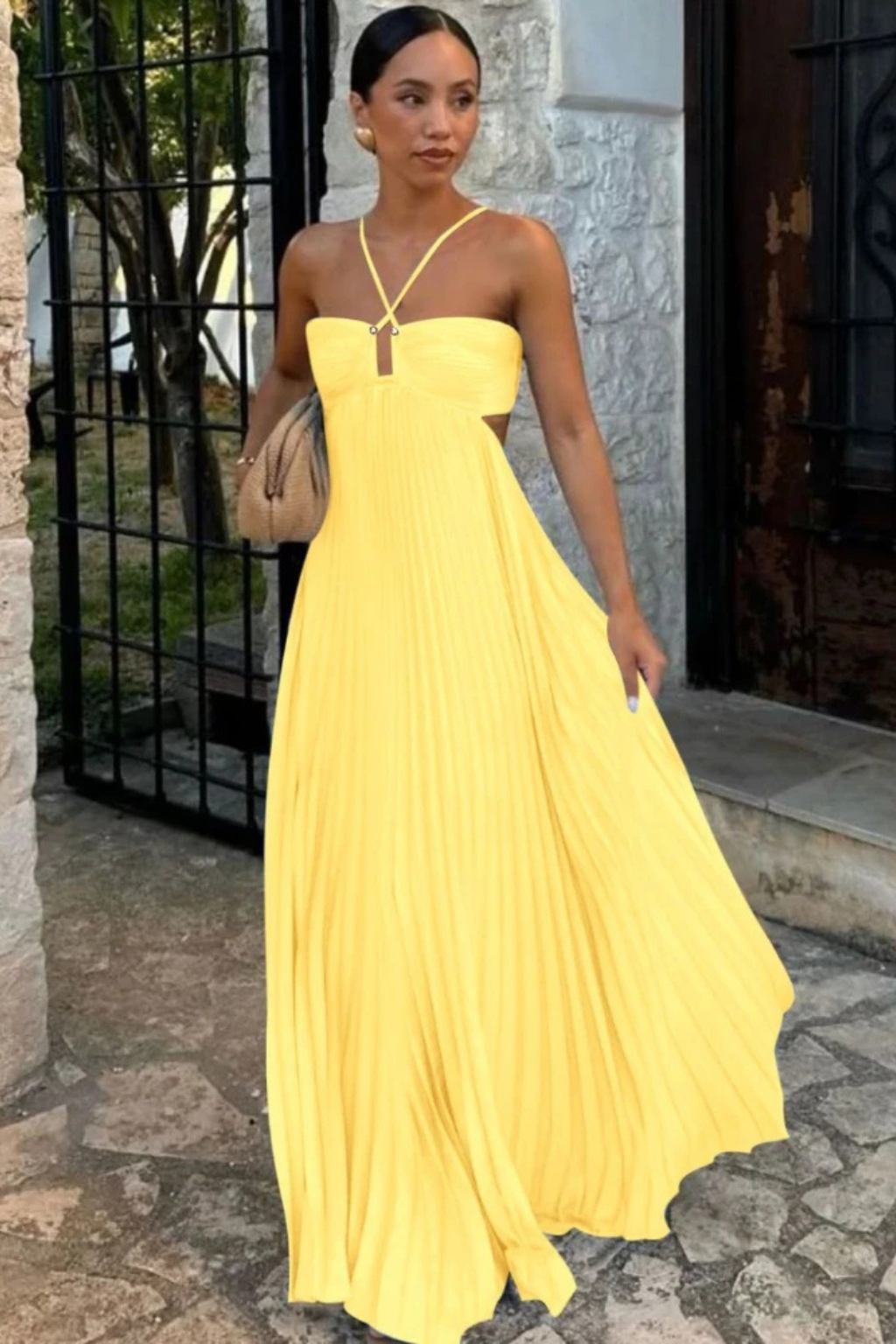 Mia | Elegancka Letnia Sukienka Maxi z Dekoltem Halter 2