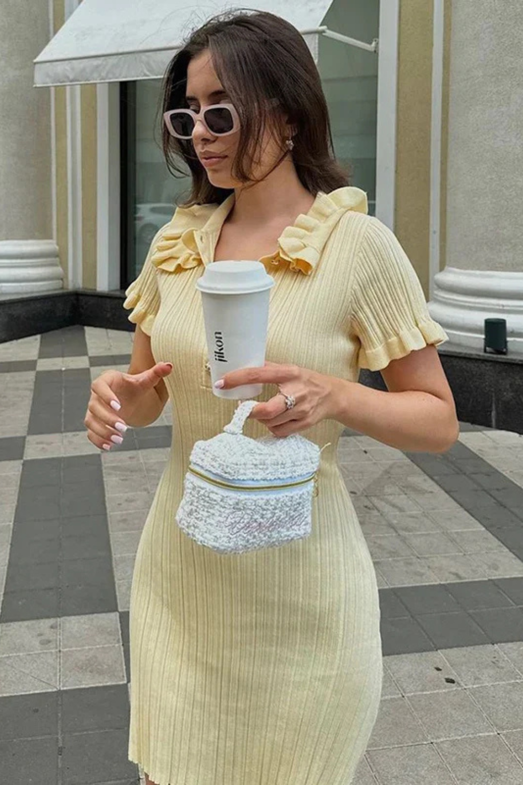 Mia | Elegancka Mini Sukienka z Kołnierzykiem i Krótkim Rękawem 7