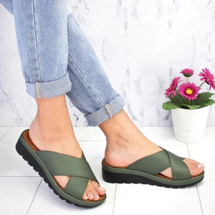 Mia | Eleganckie Damskie Japonki na Koturnie 1