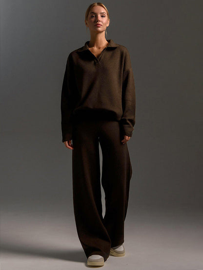 Indy | Damski dres z oversize polo swetrem i szerokimi spodniami w kolorze piaskowym