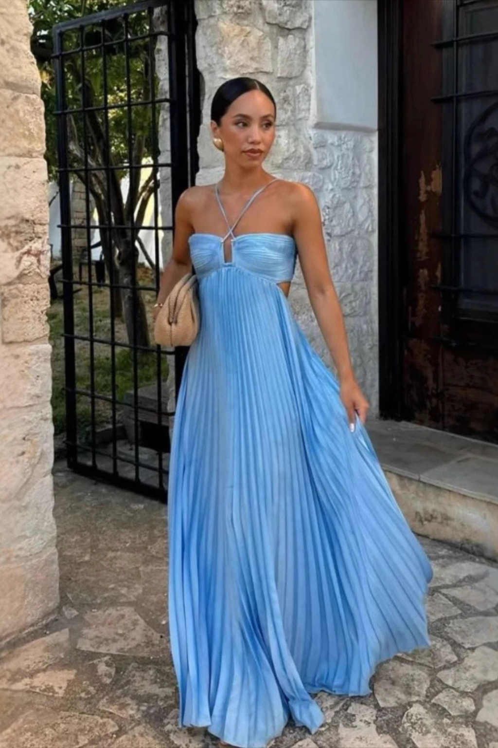Olivia | Letnia Plisowana Sukienka Maxi z Dekoltem Halter 4