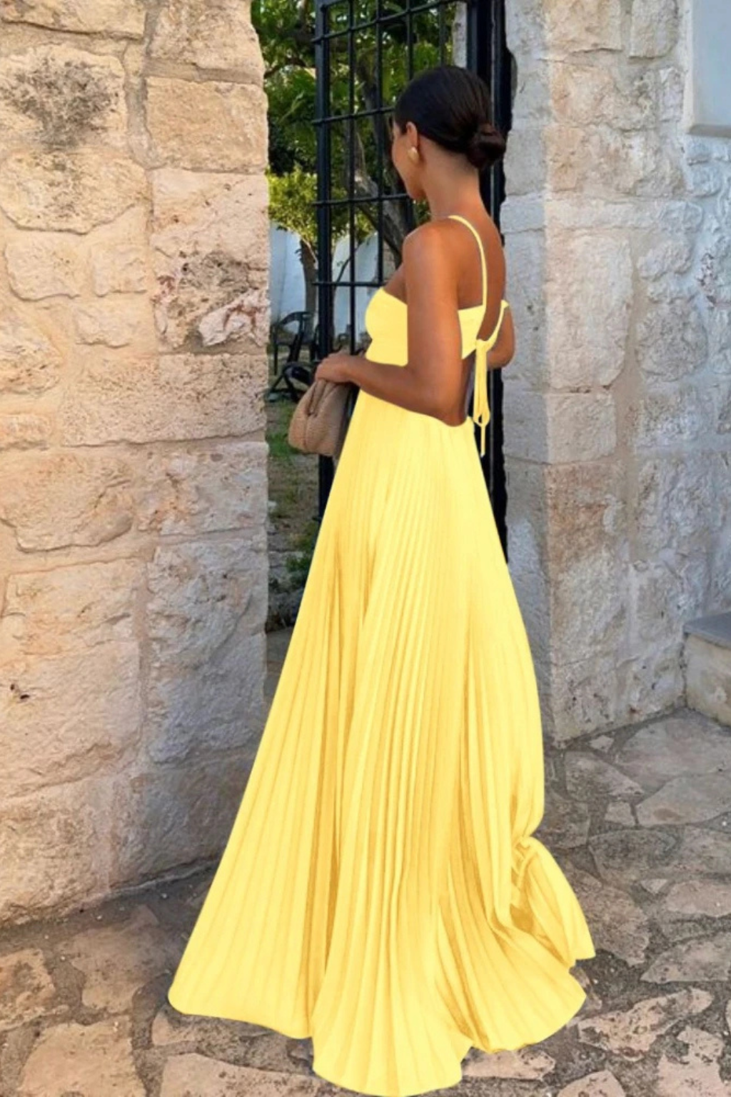 Olivia | Letnia Plisowana Sukienka Maxi z Dekoltem Halter 7