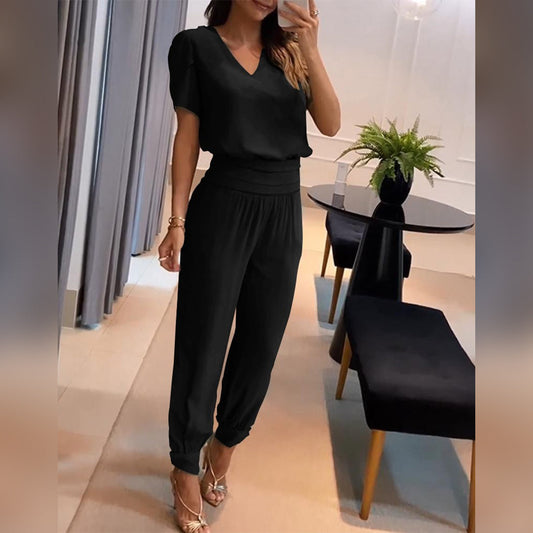 Stylowy Kombinezon Damski z Nadrukiem i Dekoltem w Kształcie V | Luźny Krój z Szerokimi Nogawkami dla Komfortu i Elegancji