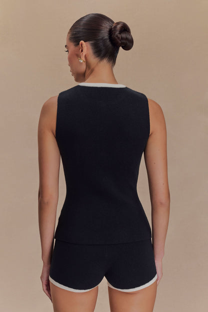 Stylowy Zestaw Damski | Dresowy Zestaw Damski z Prążkowanymi Szortami | Wygodny Look na Wakacje